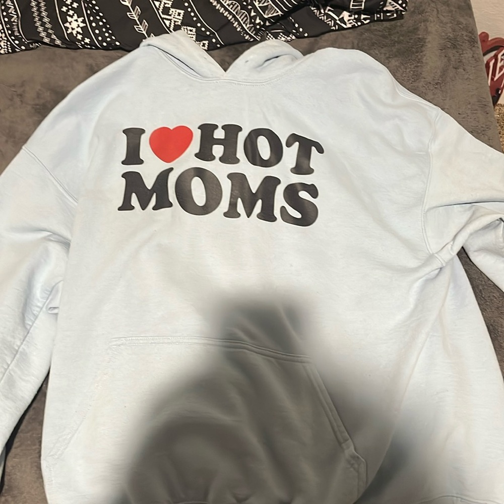 I love hot moms sweatshirt